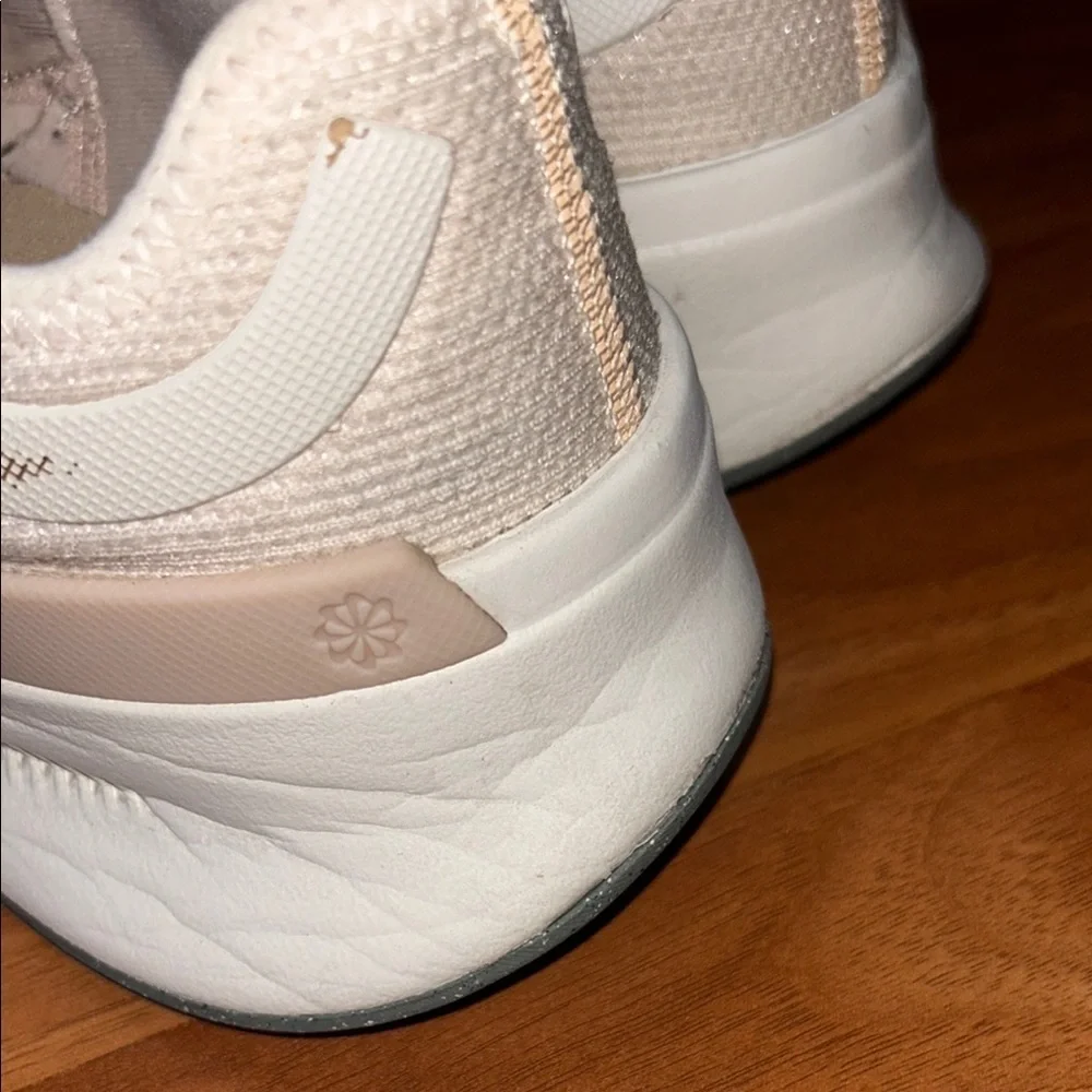 Nike Zoom SuperRep air 4 Cream Sneakers with Canvas Material